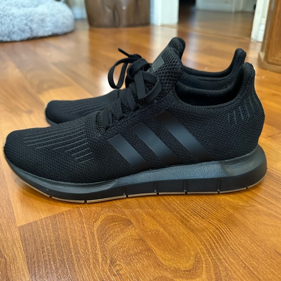 Adidas SWIFT RUN 1.0 SHOES, Black, US 10.5 - Picture 4 of 10